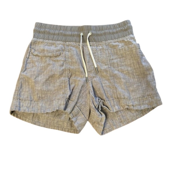 ATHLETA Cabo Linen 4" Shorts in Osprey Gray Heather Size 0 - Picture 2 of 5